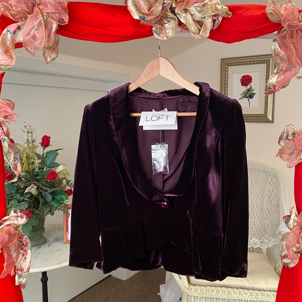 Ann Taylor Loft, peplum hemmed jacket NWT